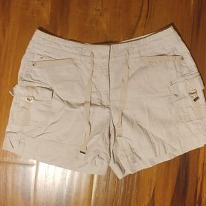 WHITE HOUSE BLACK MARKET SHORTS